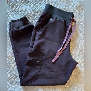 Figs High Waisted Zamora Jogger Scrub Pant, espresso color, size medium - SHORT